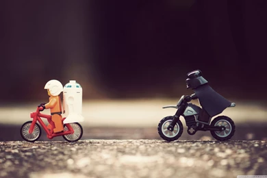 VRTY.ORG Bike_chase wallpaper 2880x1800.jpg