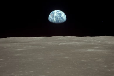 Apollo11_earthrise_2560x1600.jpg