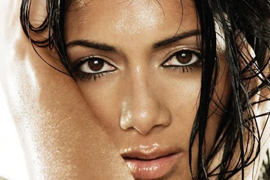 Celebrities And Hollywood Windows 8 High Quality Wallpapers