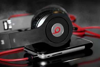 Download Beats Solo HD And iPhone Wallpapers For Samsung Galaxy Tab