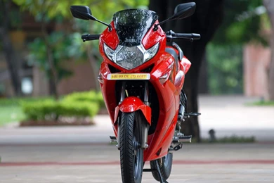 Hero motocorp karizma zmr.jpg
