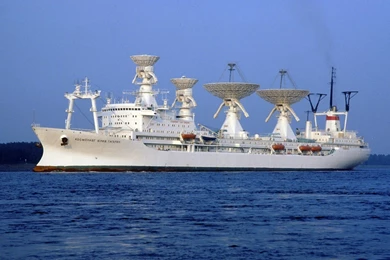 Kosmonaut yuri gagarin 1600x1056 Wallpapers