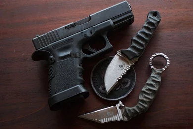 Glock 23 And Phantom Steelworks Knives By OpZulu On DeviantArt