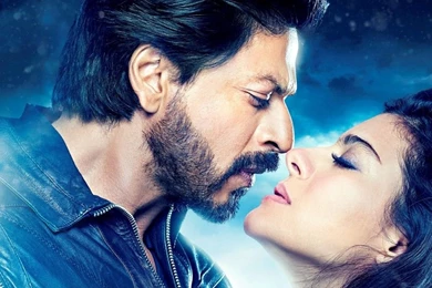 Dilwale 2015 shahrukh khan kajol romantic scene wallpaper 1024x768.jpg