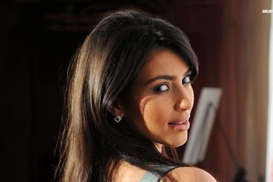 Kim Kardashian Wallpapers