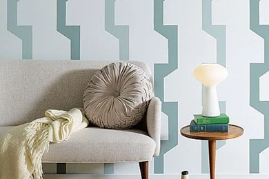 15 Living Rooms With Geometric Wallpapers