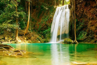 Refreshing And Awesome Waterfalls Wallpapers