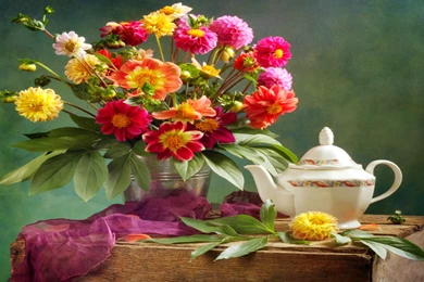 Autumn Free Wallpapers DAHLIA BOUQUET AND TEA Wallpapers HD ...