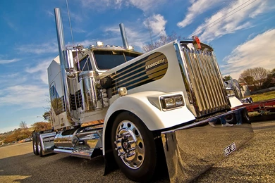 Kenworth W900 007 Limited Edition Wallpapers