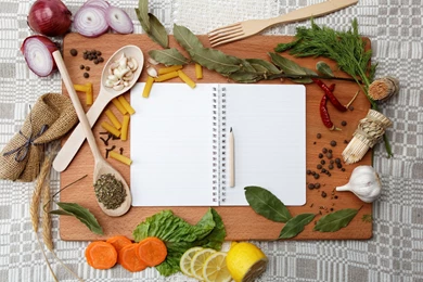 2560x1600 Dill, Notebook, Pepper, Garlic, Bay Leaf, Pencil ...