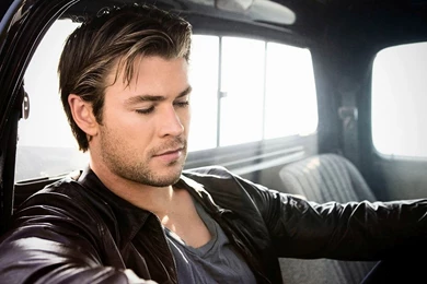 Chris Hemsworth Screen Backgrounds 7542 Hd Wallpapers