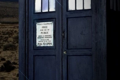 Free Doctor Who TARDIS iPhone Wallpapers