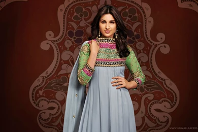 Parineeti Chopra Fashion Wallpapers