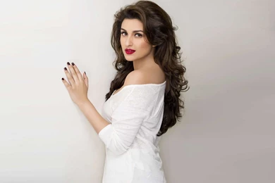 Parineeti Chopra Sexy Actress HD Wallpapers