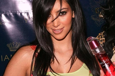 Kim Kardashian Glamorous Wallpapers ~ Fun Hungama