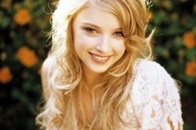 Renesmee. By X Aphrodite x On DeviantArt