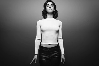 Lizzy Caplan, Women, Monochrome, Black Hair, Standing, Belly   HD ...