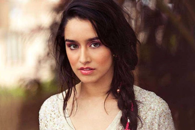 Romentic Actress Shraddha Kapoor Wallpapers Hd