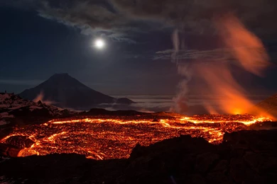 Hot lava of volcano 2560x1440.jpg