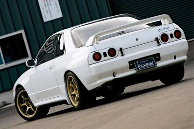 R32 SKYLINE WALLPAPER   (