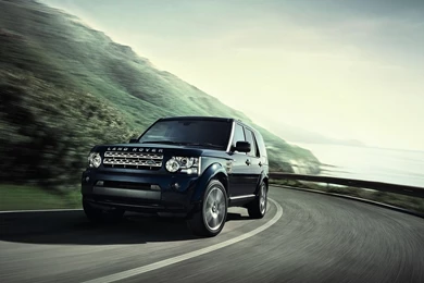 Land Rover Discovery 4 Wallpapers