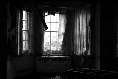 Old Dark House 1600x1200px