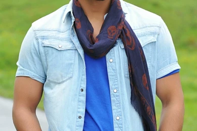 2014 stills of ramcharan teja from yevadu movie 9901.jpeg
