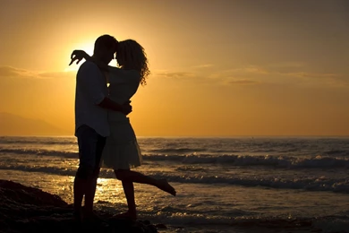 Hugs And Kisses At Sunset Time Wallpapers