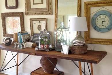 Vintage Wallpapers Table