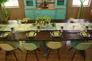 Entertaining: Vintage Wallpapers Runner