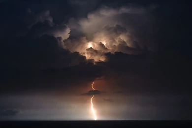 Lightning ocean myrtle beach_42003_990x742.jpg