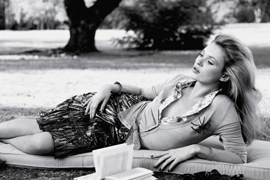 Kate Moss Measurements, Weight, Height, Bra Size, Body Statistics