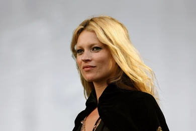 Kate Moss With A Silver Necklace Wallpapers