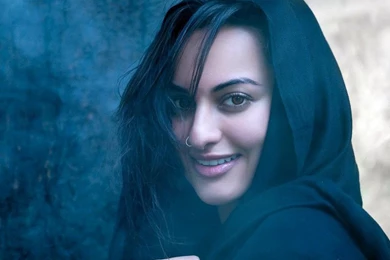 Download Sonakshi Sinha HD Wallpaper 5337 0x0.jpg