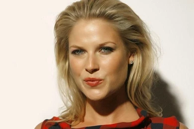 Hollywood Actress Wallpaper: Ali Larter HD Wallpapers