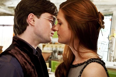 Harry Potter Ginny Kiss Deathly Hallows 2 Wallpapers