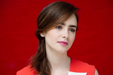 Lily Collins Girl Wallpapers