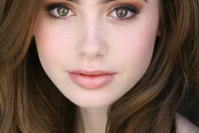 Lily Collins iPhone Wallpapers Free Wallpapers For iPhone 6s/6sPlus ...