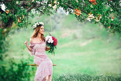 Beautiful Girls With Flowers Swinging Wallpapers.jpg