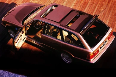 Bmw_5_series_e34_1992_wallpapers_1.jpg