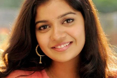 Actress Swathi Wallpapers