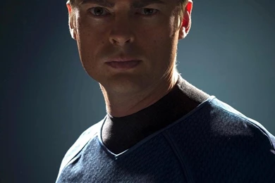 Leonard mccoy karl urban as leonard mccoy 618f0bcc584915d01948407e294d6cc5 large 165554.jpg