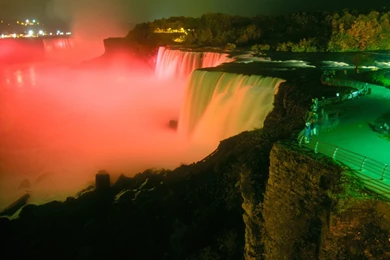 HD Wallpapers: 1600x1200 » Nature » Niagara Falls At Night Free ...