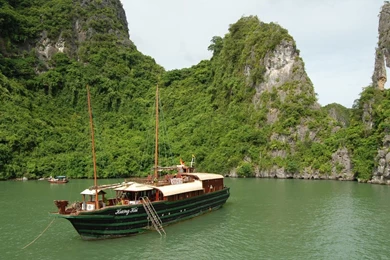 Download Ha Long Bay Wallpapers