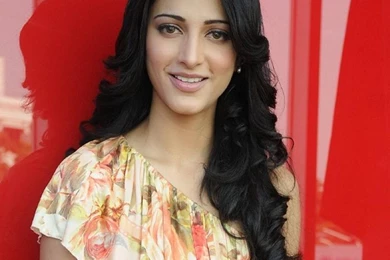 Shruti Hassan Wallpapers   (1024x768) : Janubaba.com