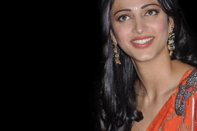 Shruti Hassan Wallpapers   (1024x768) : Janubaba.com