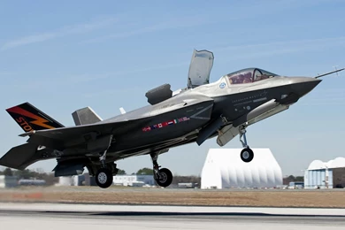 Lockheed martin_f35_lightningii_takeoff.jpg
