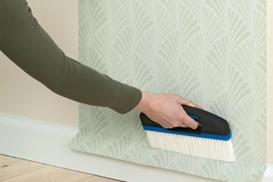 How To Wallpapers A Room