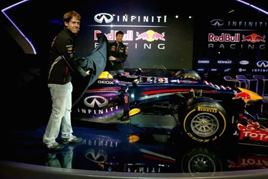 HD Pictures 2013 Launch Red Bull RB9 F1 Car