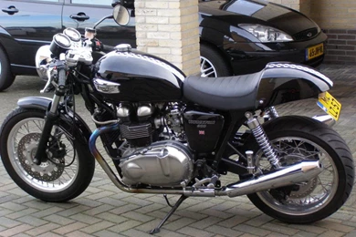 Triumph Thruxton (id: 79984) – BUZZERG